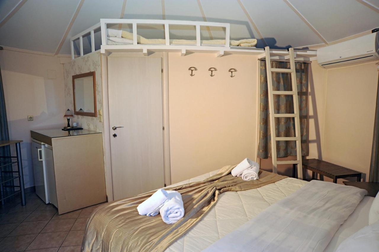 Chrissa Camping Rooms & Bungalows Delphi ภายนอก รูปภาพ